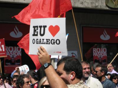 Manifestation à Santiago de Compostela : "J'aime le galicien"